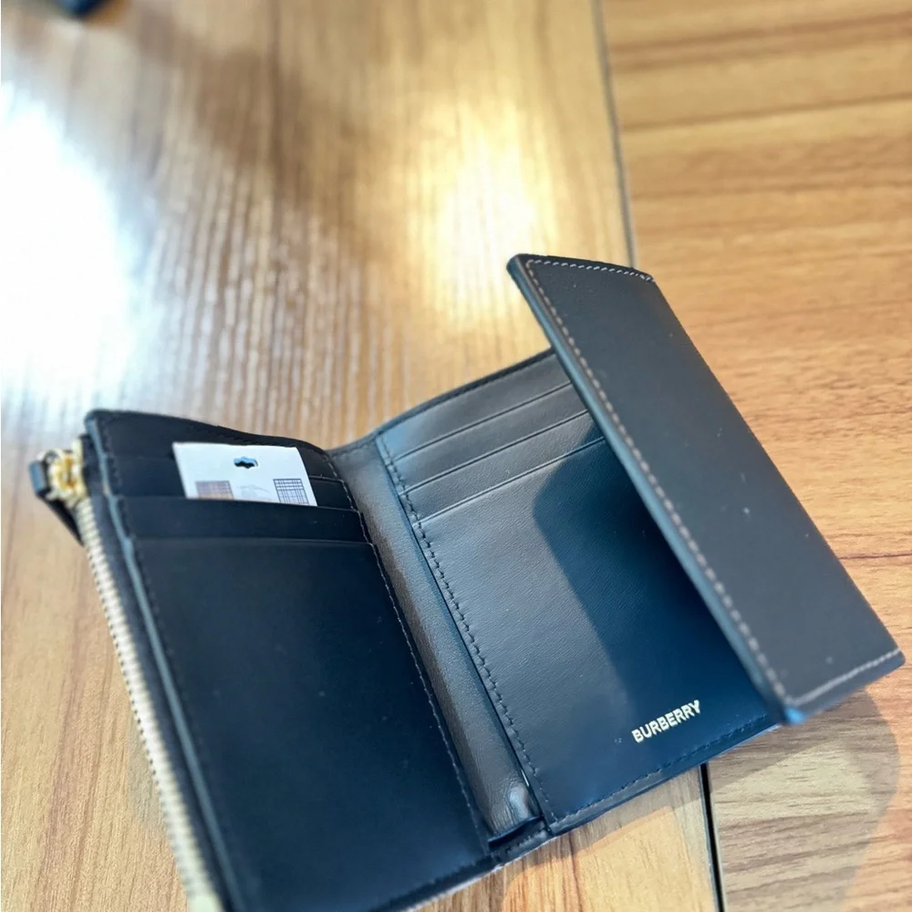 Burberry Check Bi-fold Wallet - Picture 6 of 7